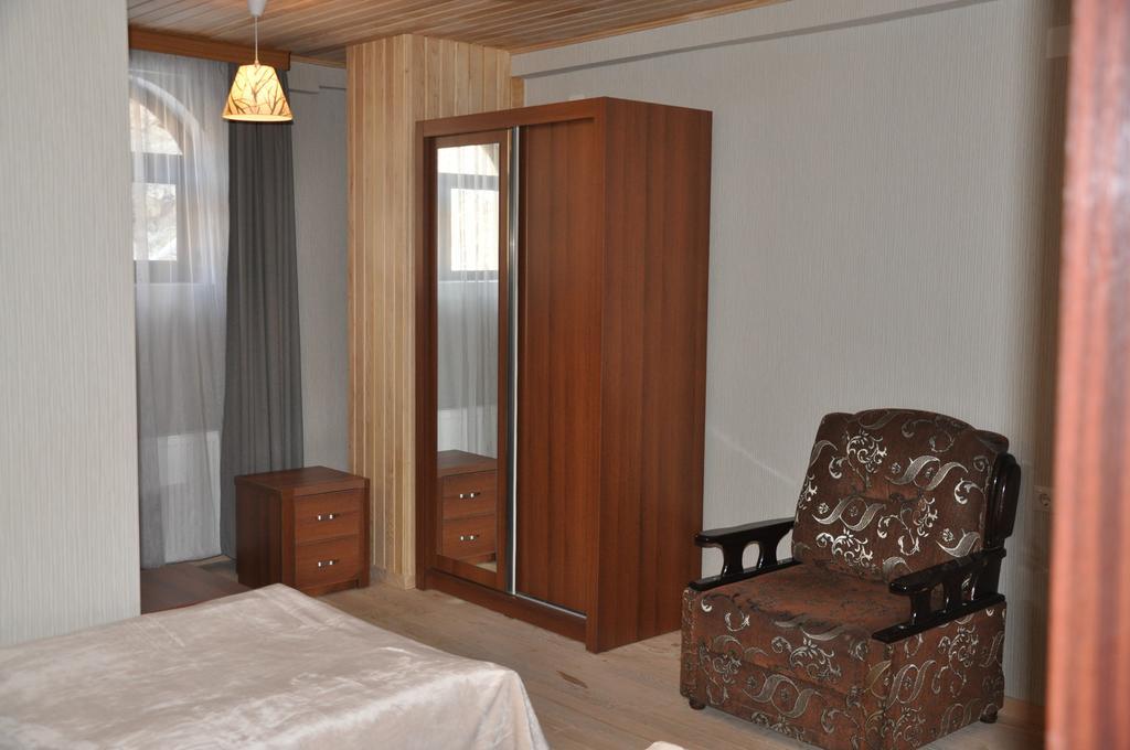 Guesthouse David Zhorzholiani Местия Стая снимка