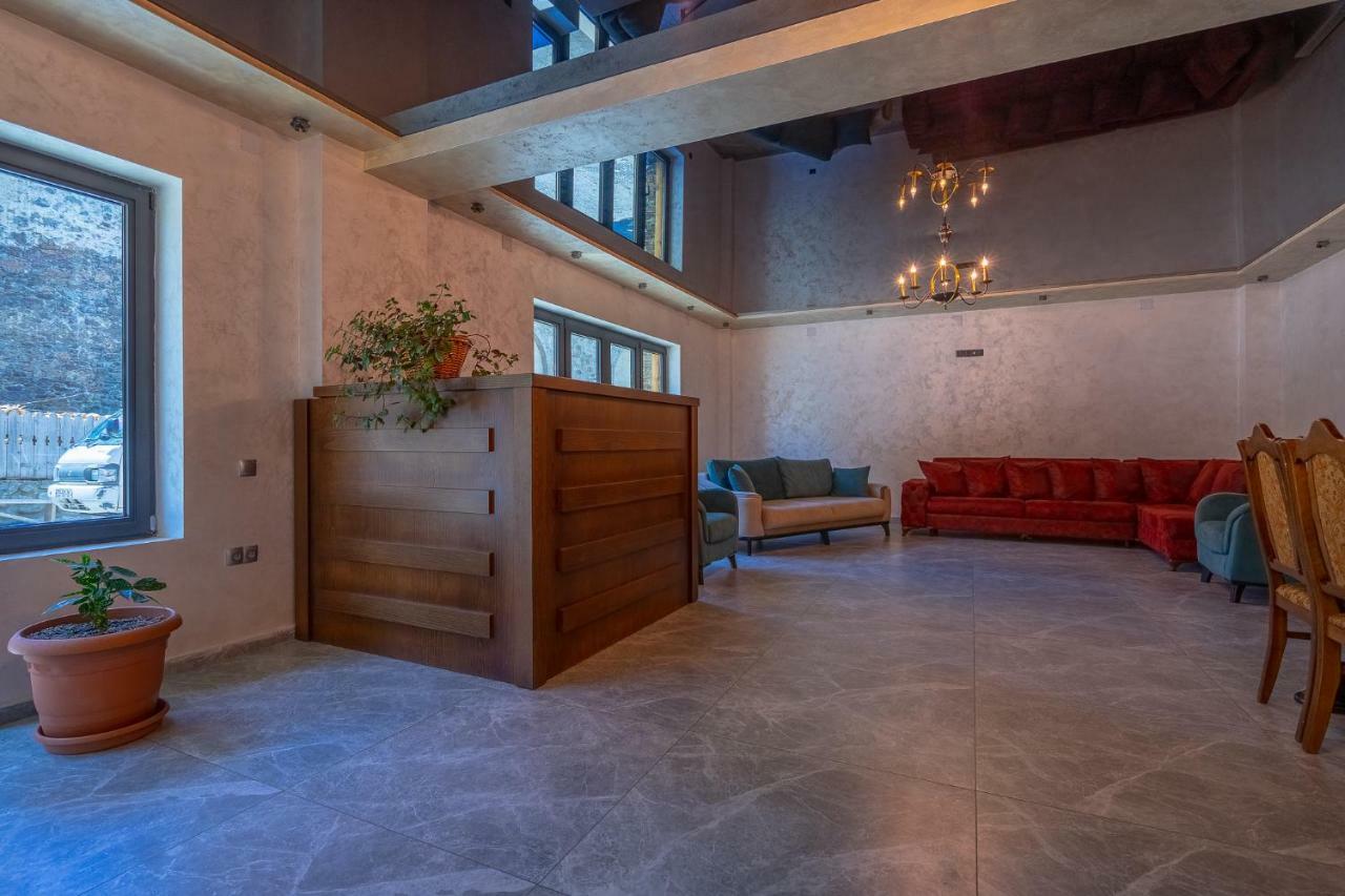 Guesthouse David Zhorzholiani Местия Екстериор снимка