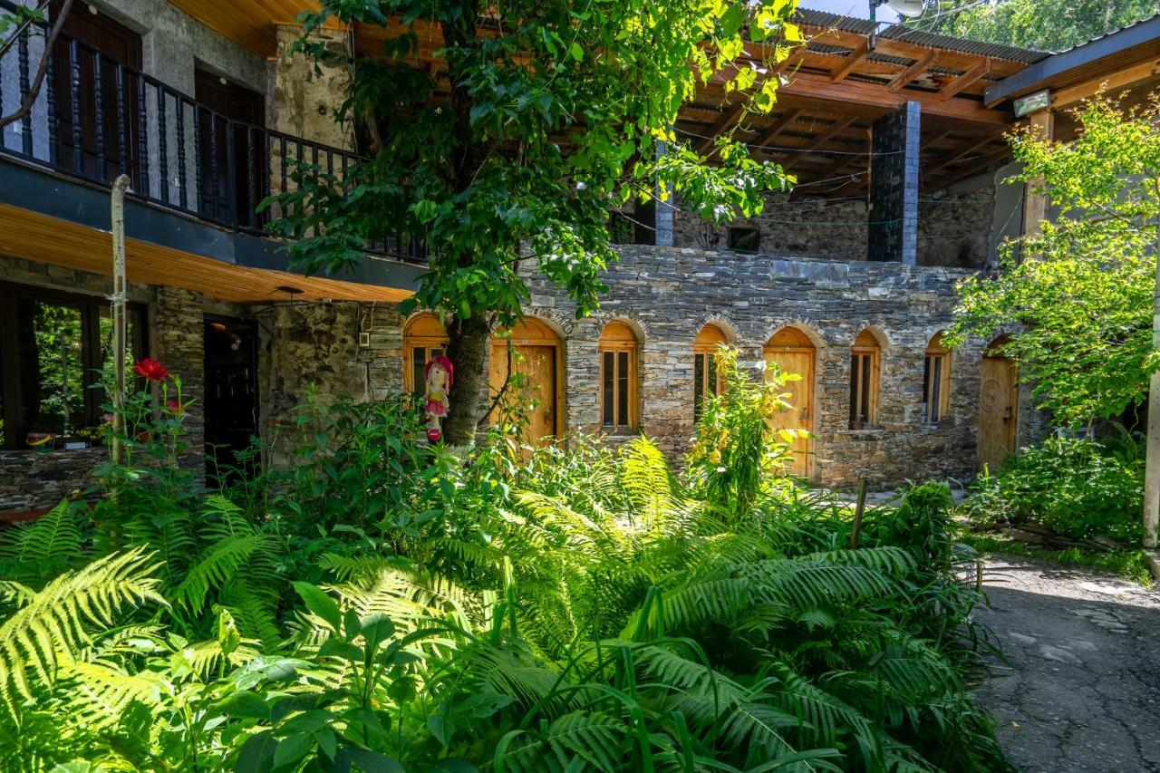 Guesthouse David Zhorzholiani Местия Екстериор снимка