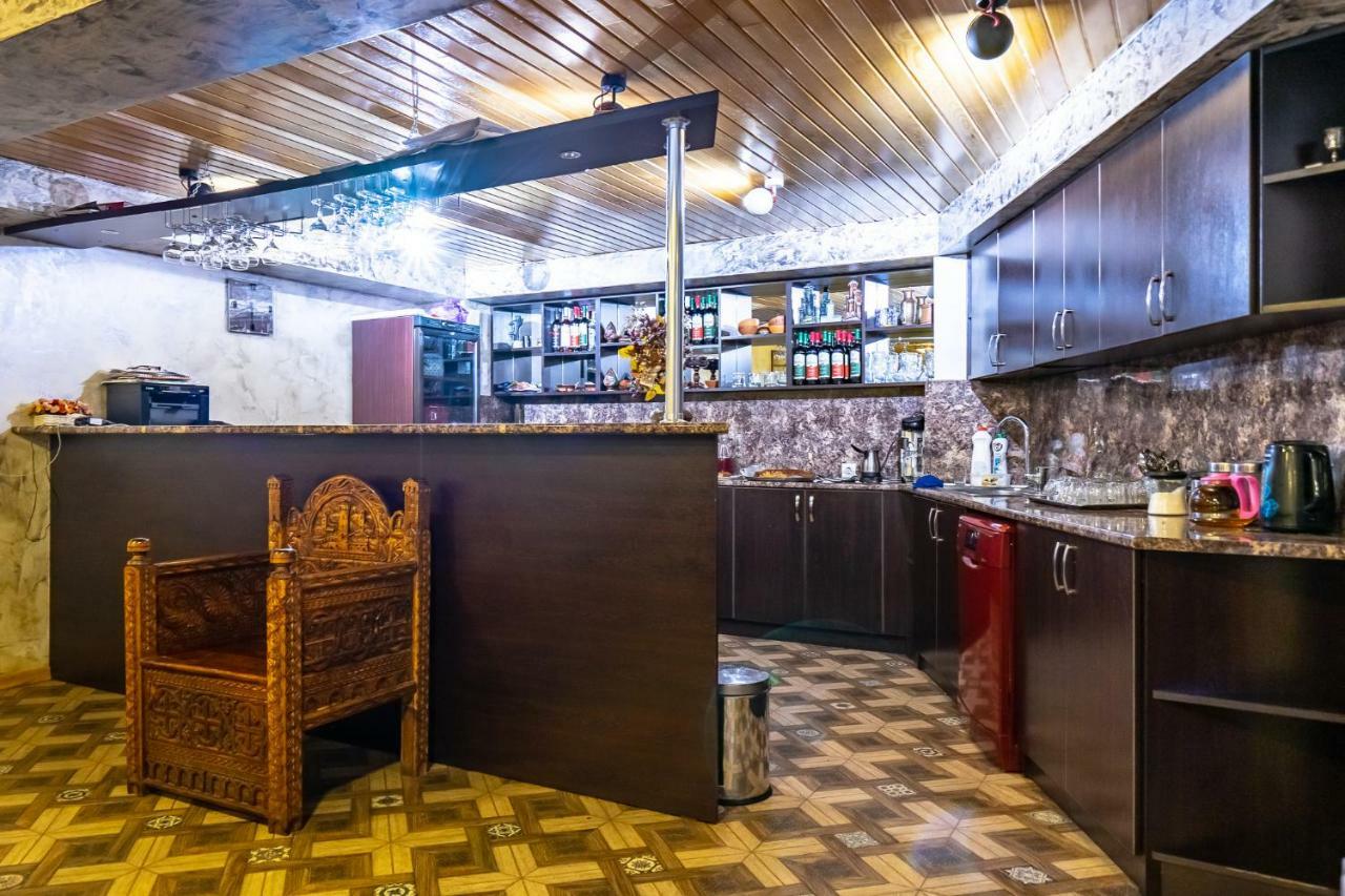Guesthouse David Zhorzholiani Местия Екстериор снимка