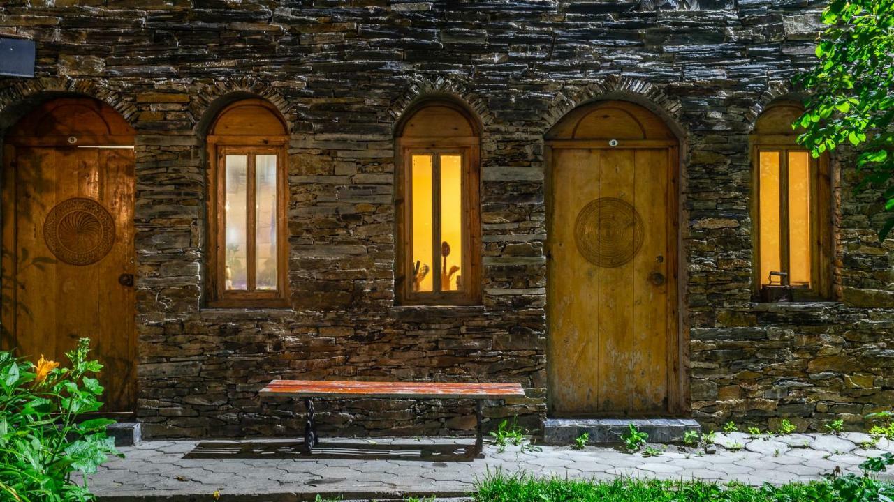 Guesthouse David Zhorzholiani Местия Екстериор снимка